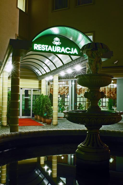 L'Ascada Hotel Srem Exterior photo